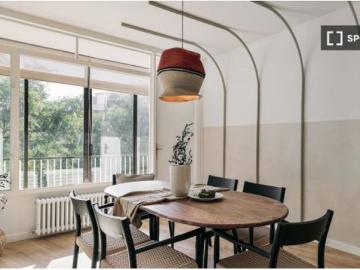 Apartamento de 4 dormitorios en alquiler en Barcelona