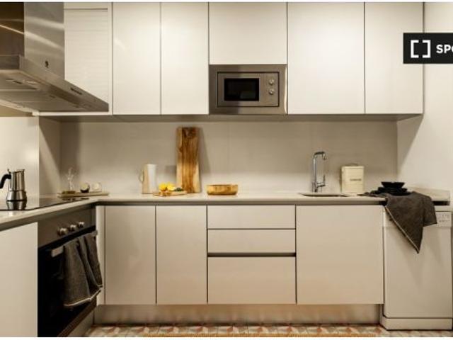 Apartamento de 4 dormitorios en alquiler en Barcelona
