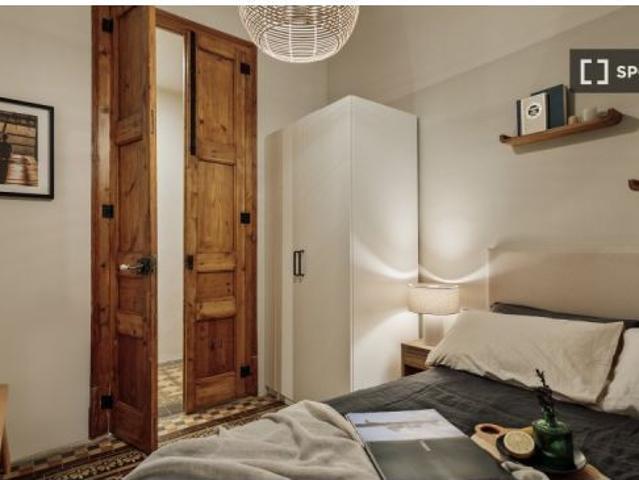 Apartamento de 4 dormitorios en alquiler en La Dreta de l' Eixample