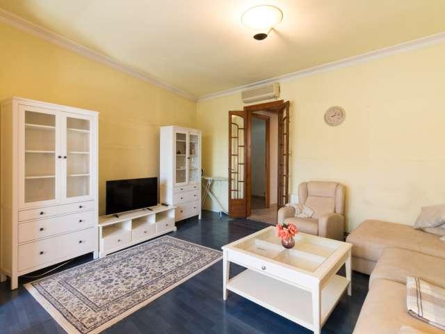 Apartamento de 4 dormitorios en alquiler en Sant Antoni, Barcelona