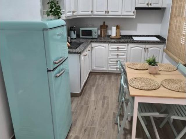 Apartamento de 4 habitaciones en alquiler en Arico
