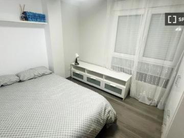 Apartamento de 4 habitaciones en alquiler en Camargo