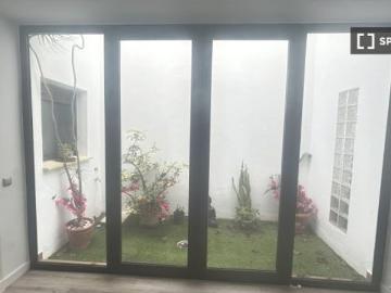 Apartamento de 4 habitaciones en alquiler en Chiclana de la Frontera, se admiten parejas