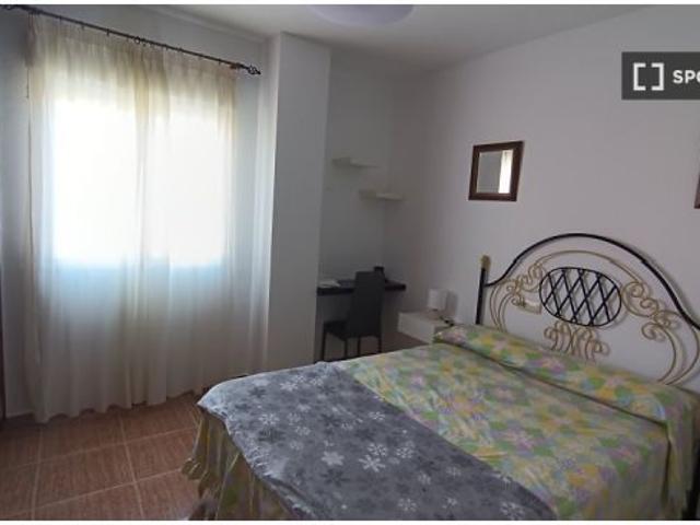 Apartamento de 4 habitaciones en alquiler en Dúrcal, gastos incluidos