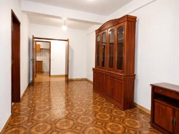 Apartamento de 4 quartos, localizado no centro da vila de Me. 91m² São Bartolomeu De Messines