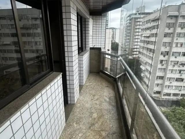 Apartamento de 4 quartos, sendo 2 suítes e 2 vagas de garagem