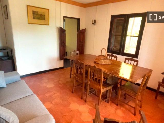 Apartamento de 4 quartos para alugar em Almada, Lisboa