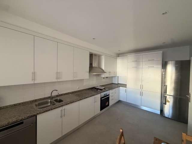 Apartamento de 4 quartos para alugar em Oeiras, Lisboa