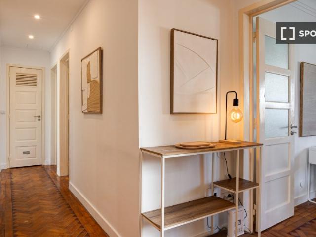 Apartamento espaçoso de 4 quartos em Areeiro com 3 banheiros e um