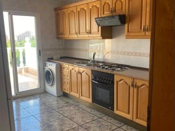 Apartamento de 5 dormitorios en alquiler en Calp, Alicante