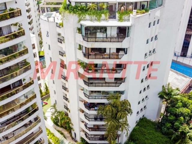 Apartamento de 630m² com 3 quartos
