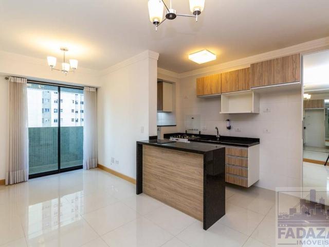 Apartamento de 64 m² na República Argentina Água Verde Curitiba PR, aluguel por R$ 3.600/mês