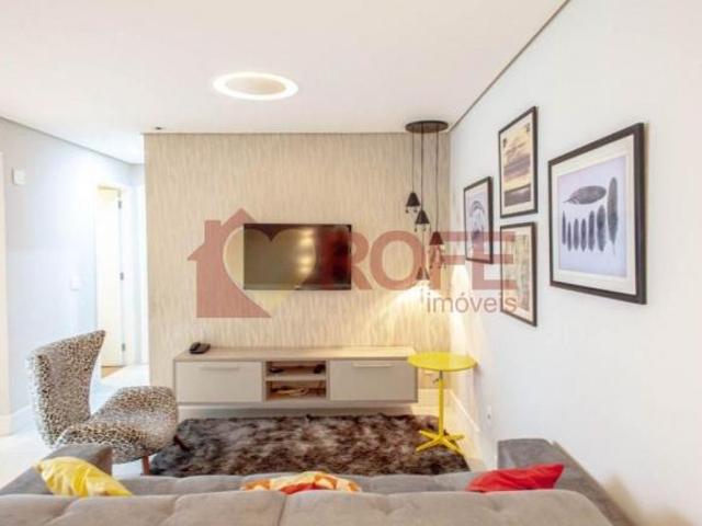 Apartamento de 68 m² com 2 dormitórios para venda no Brooklin. Banheiros com ventilação natural