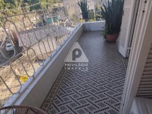 Apartamento de 6 quartos, hall privativo 1 por andar, vista linda para a baía de Guanabara