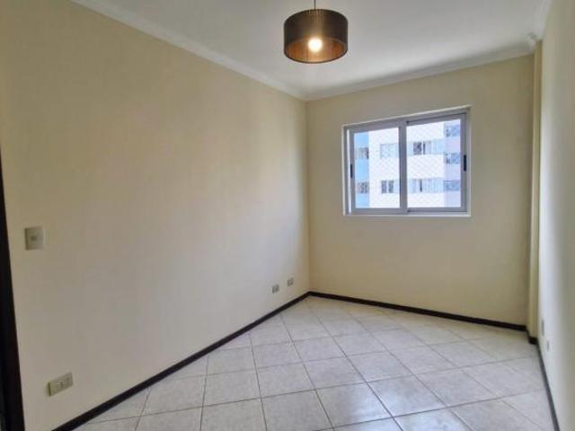 Apartamento de 72m² com 2 Quartos, 3 Vagas de Garagem e Sacada com Churrasqueira
