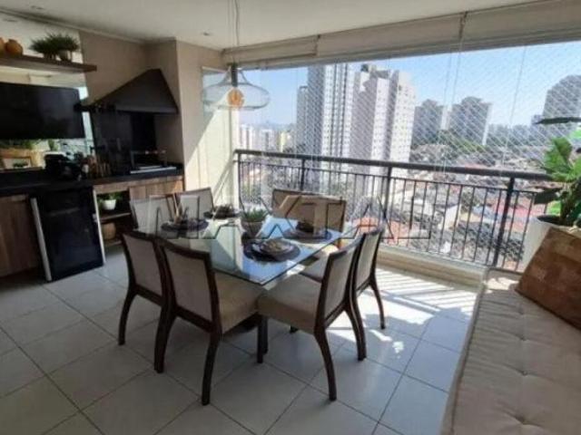 Apartamento de 93m², com 2 quartos, sendo ambos suítes, 2 vagas e varanda, em Santana