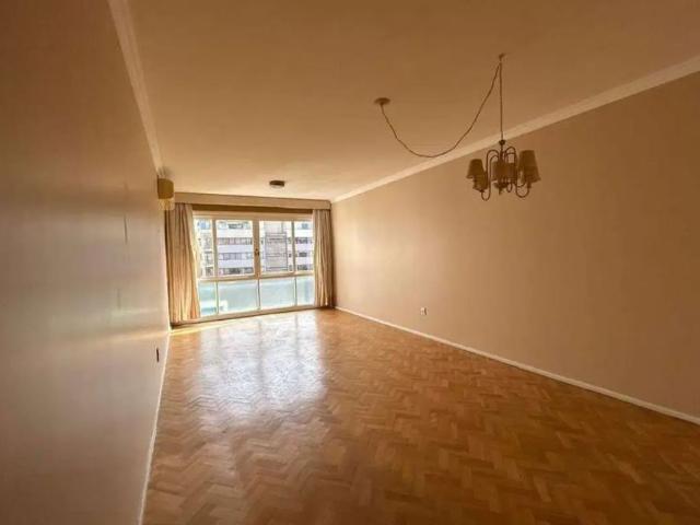 Apartamento de 03 dormitórios com localização privilegiada no bairro Moinhos de Vento