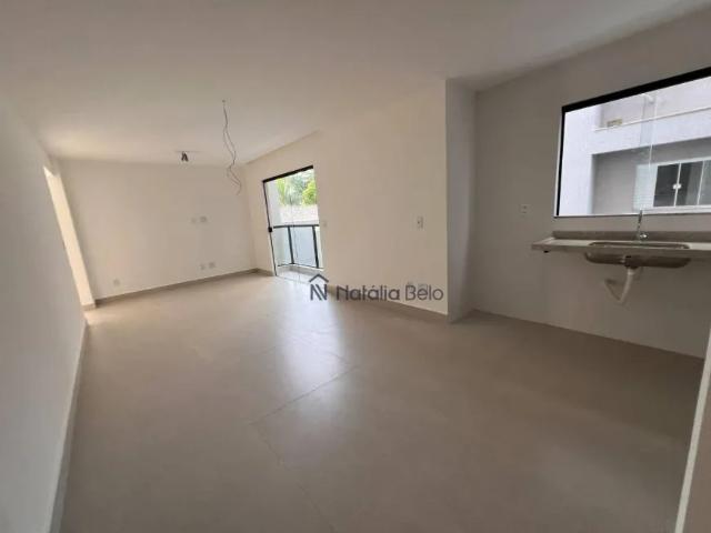 Apartamento de 03 Quartos com Varanda em Costazul