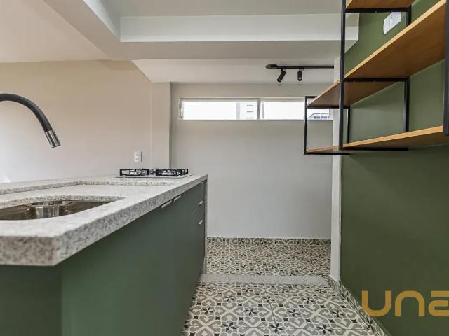 Apartamento de 02 Dormitórios com 02 Vagas no Centro de Curitiba