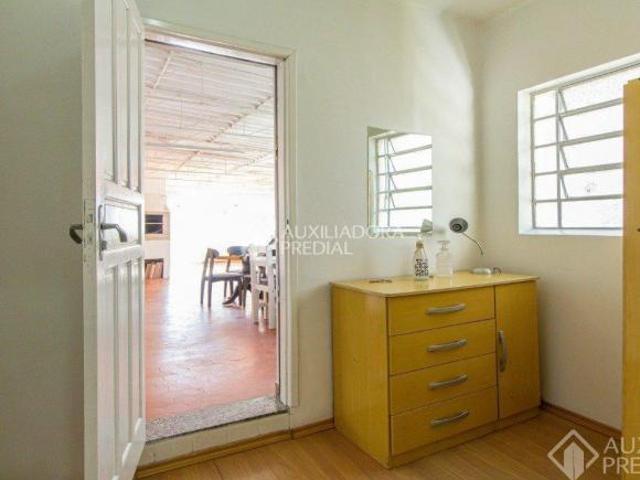 Apartamento de 02 dormitórios no Bairro Moinhos de Vento com 119m²