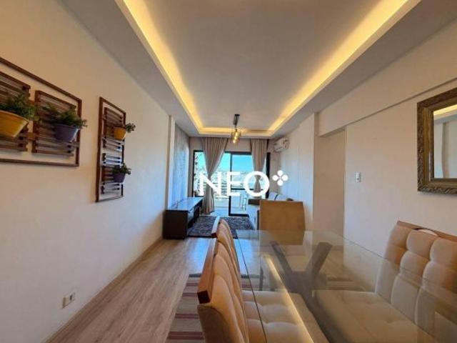 Apartamento de 02 dormitorios, semi mobiliado na Ponta da Praia