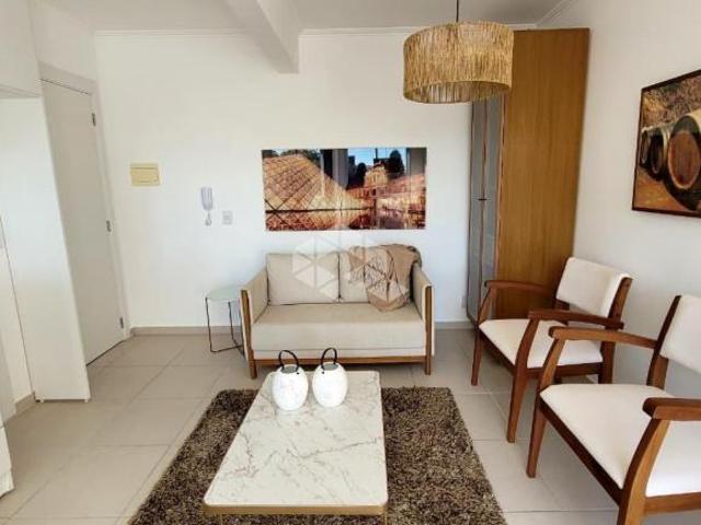 Apartamento de 02 dormitórios, semimobiliado, no Bairro Aliança