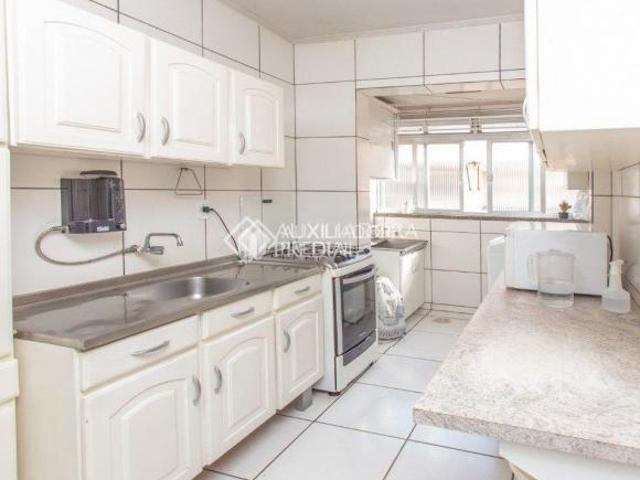 Apartamento de 02 quartos no bairro São Sebastião