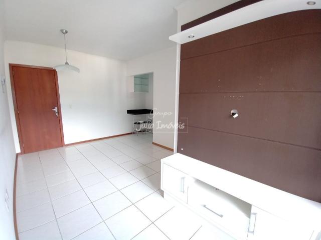 Apartamento de 02 quartos no Santa Terezinha