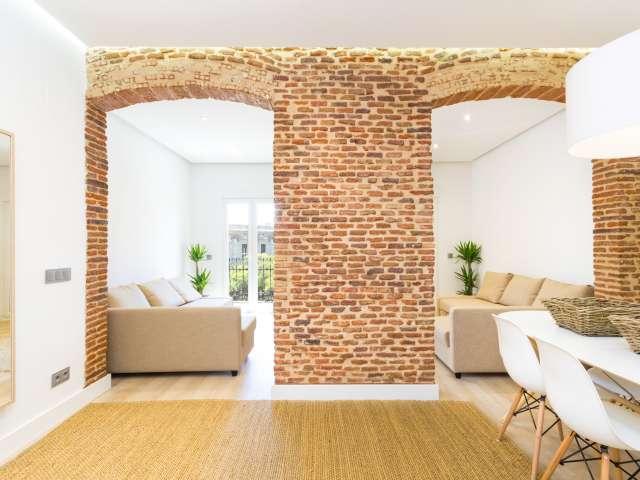 Apartamento de 120m2 con 2 dormitorios en alquiler en diversos Tetuán, Madrid