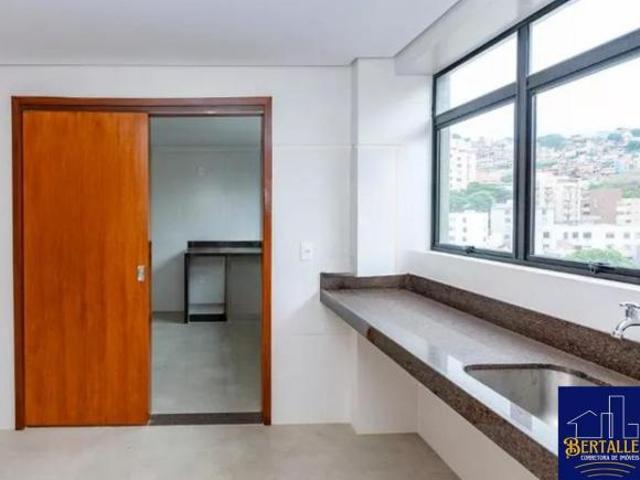 Apartamento de 135 m² com 2 Suítes e 3 Vagas no Serra