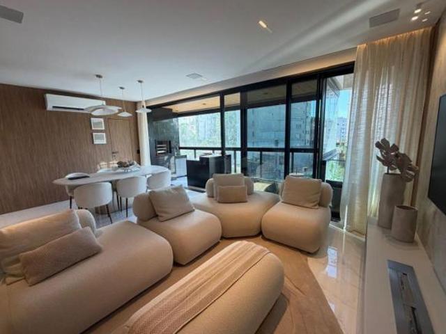 Apartamento de 135 m² no Bigorrilho