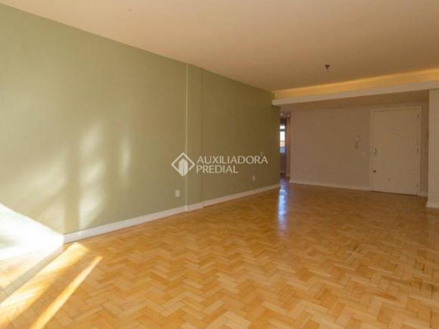 Apartamento de 137m² com 3 dormitórios com 1 vaga de garagem