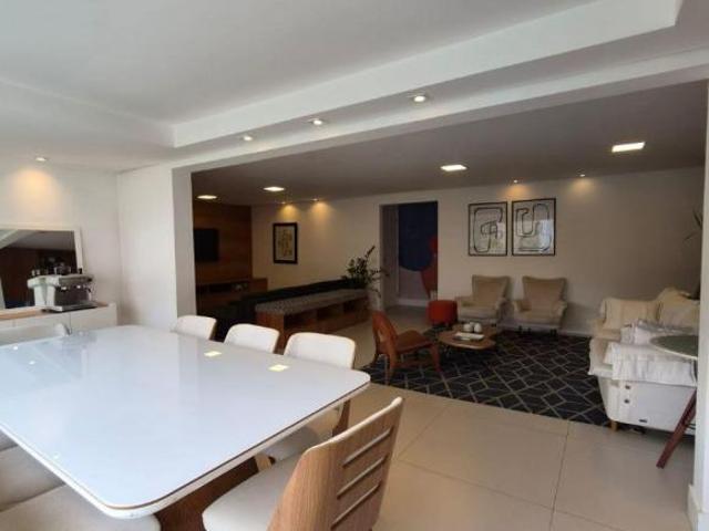 Apartamento de 142 m² com 3 quartos à venda na Cidade São Francisco