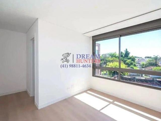 Apartamento de 143m² no bairro Bom Retiro, com 3 suítes, 4 banheiros e 2 vagas de garagem