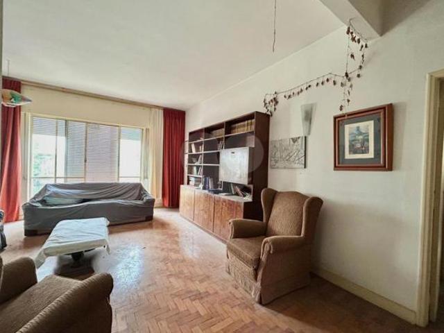 Apartamento de 151 m² com 3 quartos à venda em Bela Vista