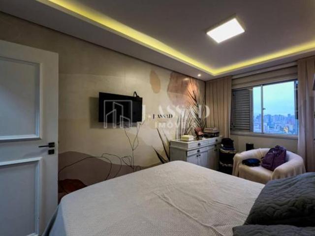 Apartamento de 168 m² com 4 dormitórios em localização privilegiada entre o Centro e o Rebouças