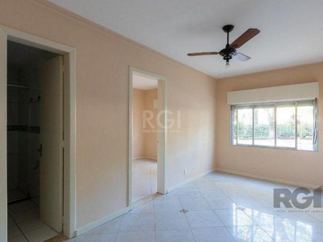 Apartamento de 1 dormitório, com vaga de garagem escriturada, próximo da Av. Otto Niemeyer