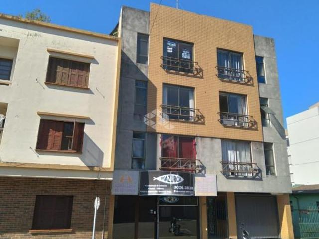 Apartamento de 1 dormitório com vaga de garagem no bairro Centro em Santa Maria