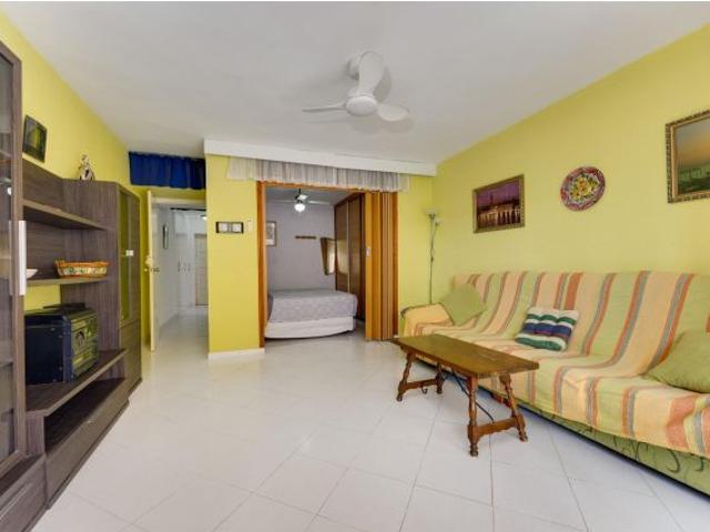 Apartamento de 1 dormitorio con parking comunitario a 240m de la Playa de La Mata