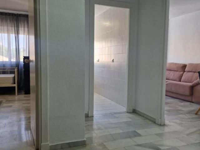 Apartamento de 1 dormitorio amueblado en urbanización cerrada