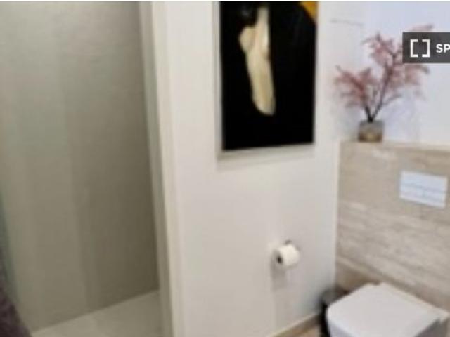 Apartamento de 1 dormitorio en alquiler en Dorotheenstadt, gastos incluidos