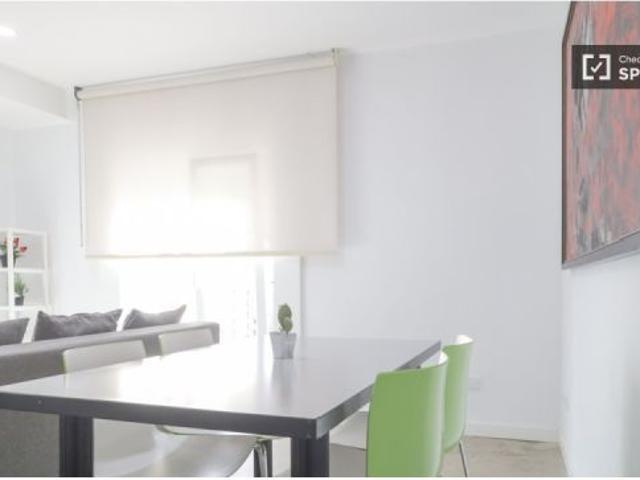 Apartamento de 1 dormitorio en alquiler en Embajadores