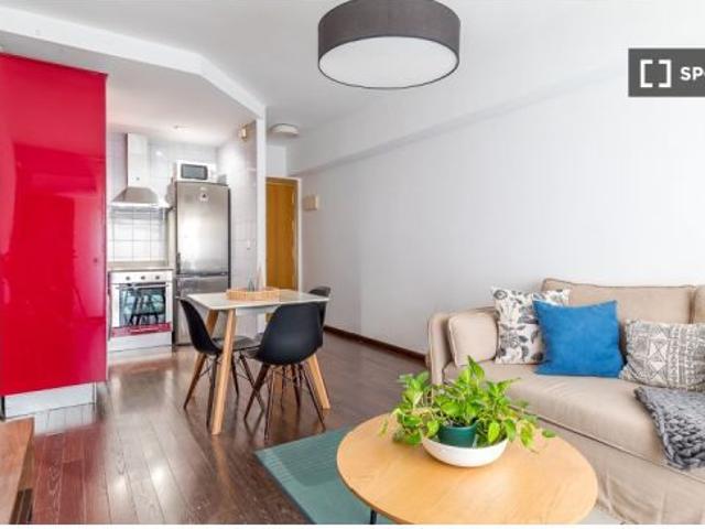 Apartamento de 1 dormitorio en alquiler en Embajadores