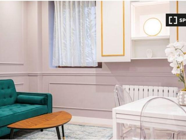 Apartamento de 1 dormitorio en alquiler en Embajadores