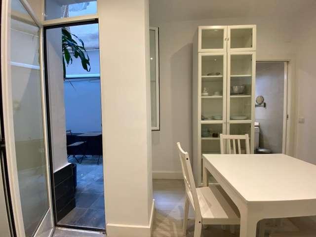 Apartamento de 1 dormitorio en alquiler en Embajadores, Madrid