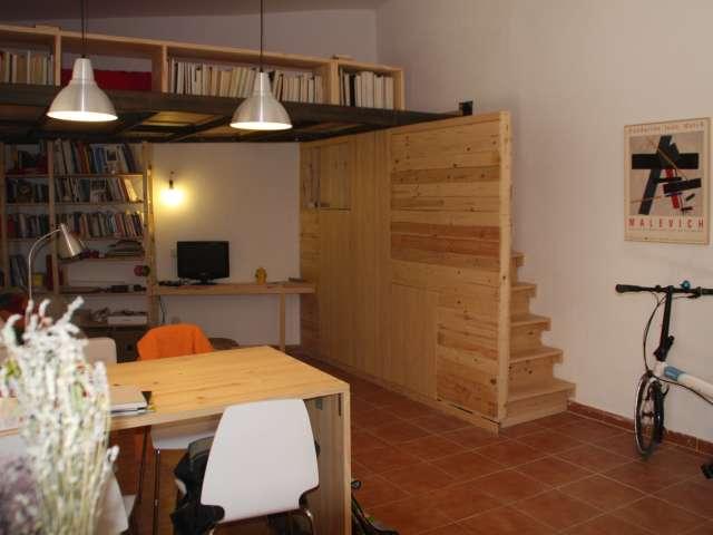 Apartamento de 1 dormitorio en alquiler en Embajadores, Madrid