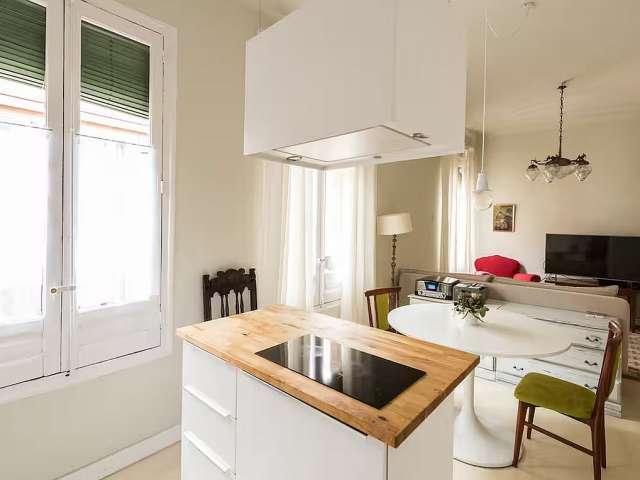 Apartamento de 1 dormitorio en alquiler en Embajadores, Madrid