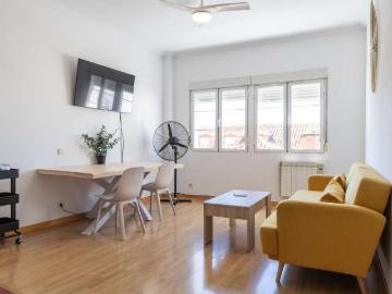 Apartamento de 1 dormitorio en alquiler en Embajadores, Madrid