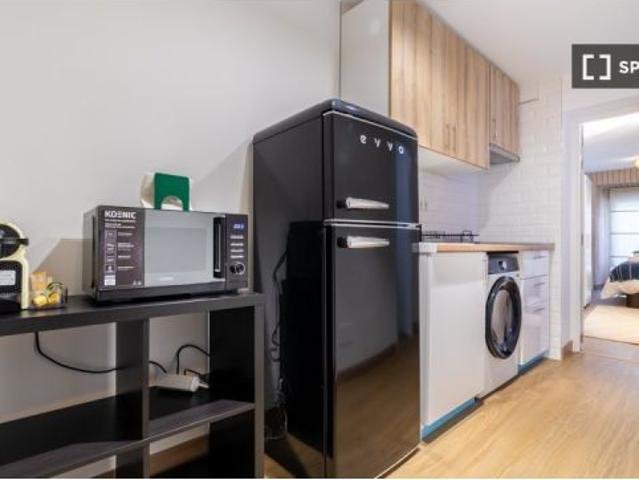 Apartamento de 1 dormitorio en alquiler en Embajadores, se admiten parejas