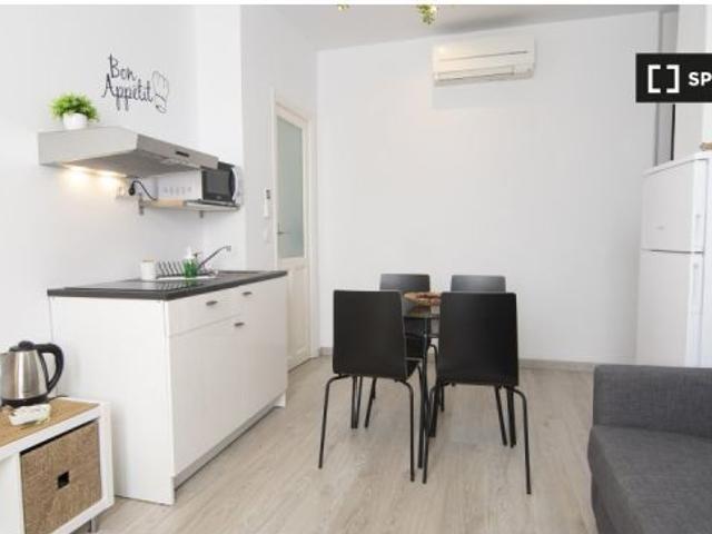 ¡Apartamento de 1 dormitorio en alquiler en el centro de Granada!